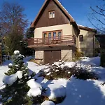 Se Zahradou بيت للعطل Týnec nad Labem